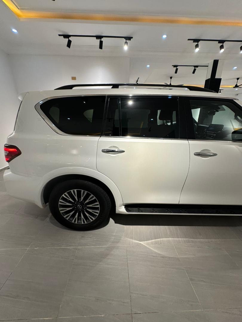 Nissan Armada Midnight SL 2024