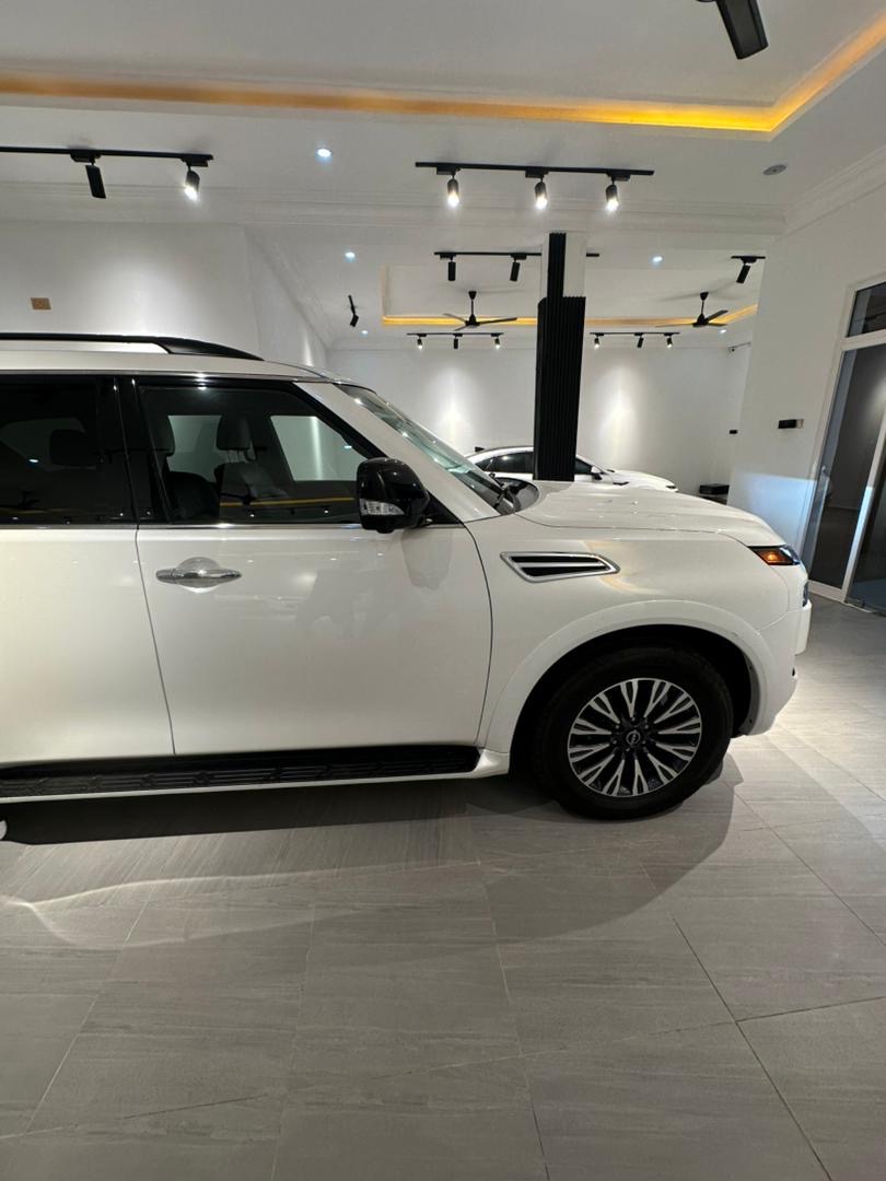 Nissan Armada Midnight SL 2024