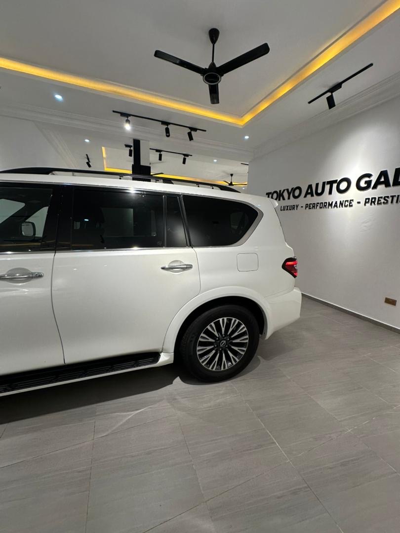 Nissan Armada Midnight SL 2024